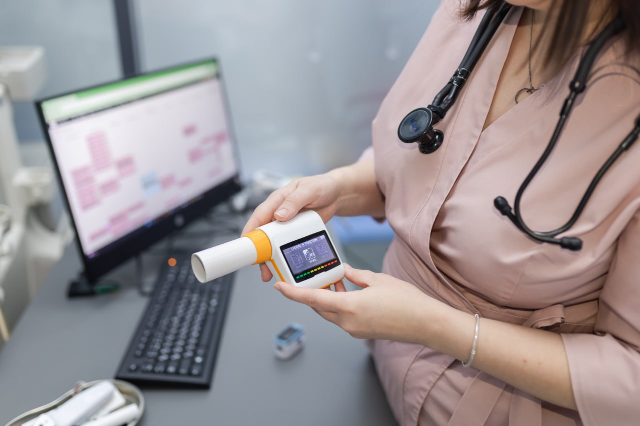 Lợi ích của spirometry trong việc theo dõi sức khỏe phổi